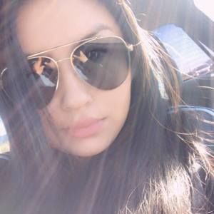 Meet your Posher, Kendra